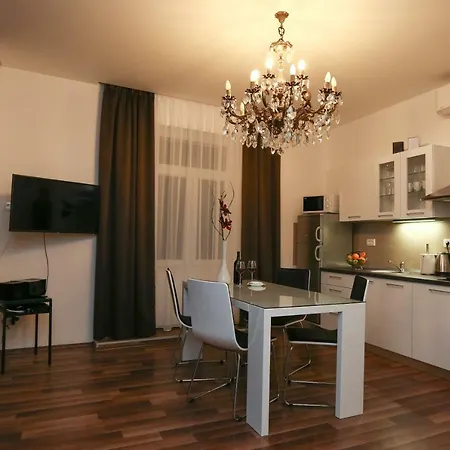 Marton & Martinis Superior - Spacious One-room - Excellent Location Within Walking Distance Of Diocletian's Palace And Bacvice - The Restaurants Within Walking Distance - Buralux Apartament