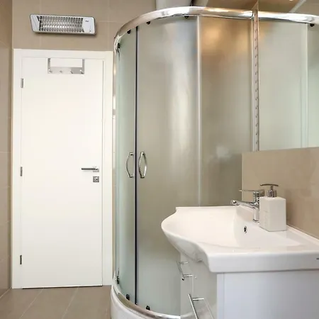 Apartament Marton & Martinis Superior - Spacious One-room - Excellent Location Within Walking Distance Of Diocletian's Palace And Bacvice - The Restaurants Within Walking Distance - Buralux