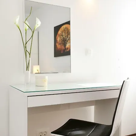 Marton & Martinis Superior - Spacious One-room - Excellent Location Within Walking Distance Of Diocletian's Palace And Bacvice - The Restaurants Within Walking Distance - Buralux Apartment Split