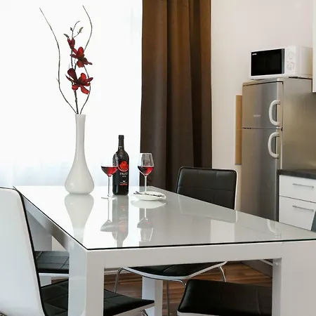 Marton & Martinis Superior - Spacious One-room - Excellent Location Within Walking Distance Of Diocletian's Palace And Bacvice - The Restaurants Within Walking Distance - Buralux Apartment Split