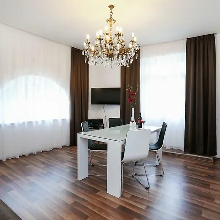 Marton & Martinis Superior - Spacious One-room - Excellent Location Within Walking Distance Of Diocletian's Palace And Bacvice - The Restaurants Within Walking Distance - Buralux Apartment Split