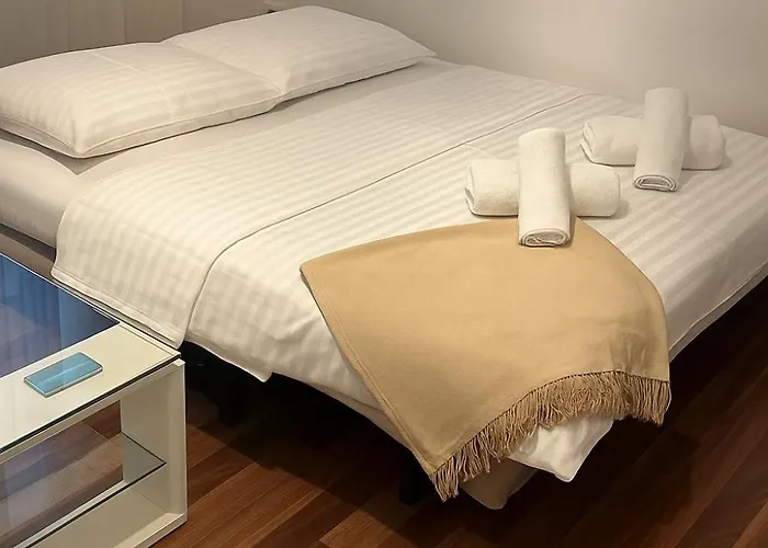 Marton & Martinis Superior - Spacious One-room - Excellent Location Within Walking Distance Of Diocletian's Palace And Bacvice - The Restaurants Within Walking Distance * Split