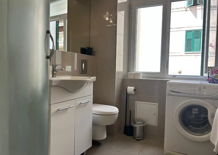 Marton & Martinis Superior - Spacious One-room - Excellent Location Within Walking Distance Of Diocletian's Palace And Bacvice - The Restaurants Within Walking Distance