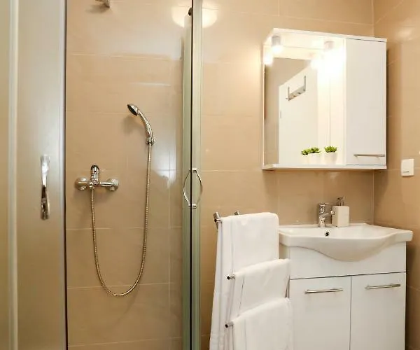 Marton & Martinis Superior - Spacious One-room - Excellent Location Within Walking Distance Of Diocletian's Palace And Bacvice - The Restaurants Within Walking Distance