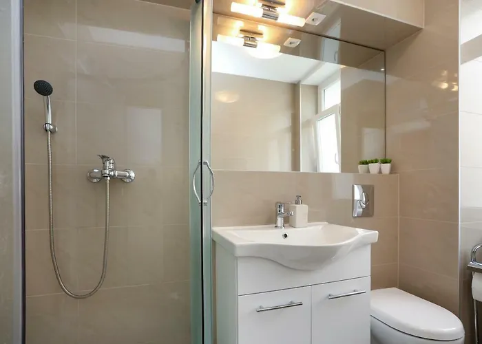 Apartment Marton & Martinis Superior - Spacious One-room - Excellent Location Within Walking Distance Of Diocletian's Palace And Bacvice - The Restaurants Within Walking Distance Split