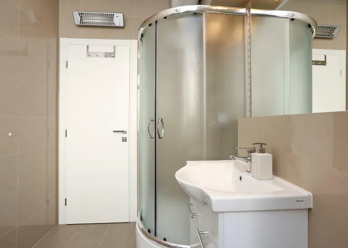 Apartment Marton & Martinis Superior - Spacious One-room - Excellent Location Within Walking Distance Of Diocletian's Palace And Bacvice - The Restaurants Within Walking Distance